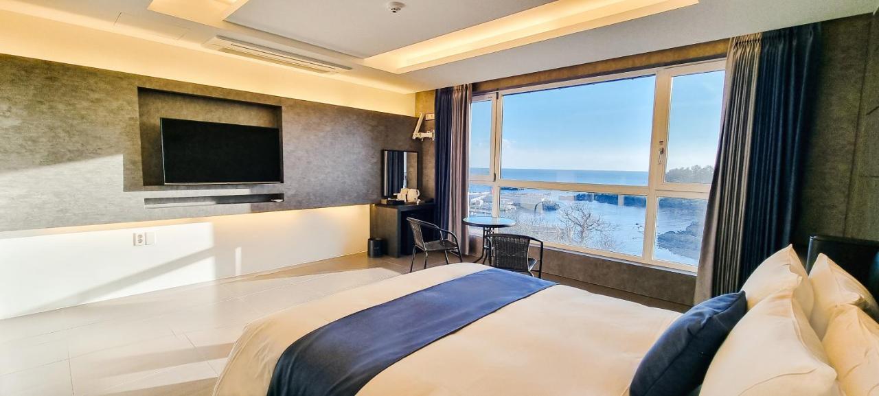 Elren Hotel Jeju Согвипхо Экстерьер фото