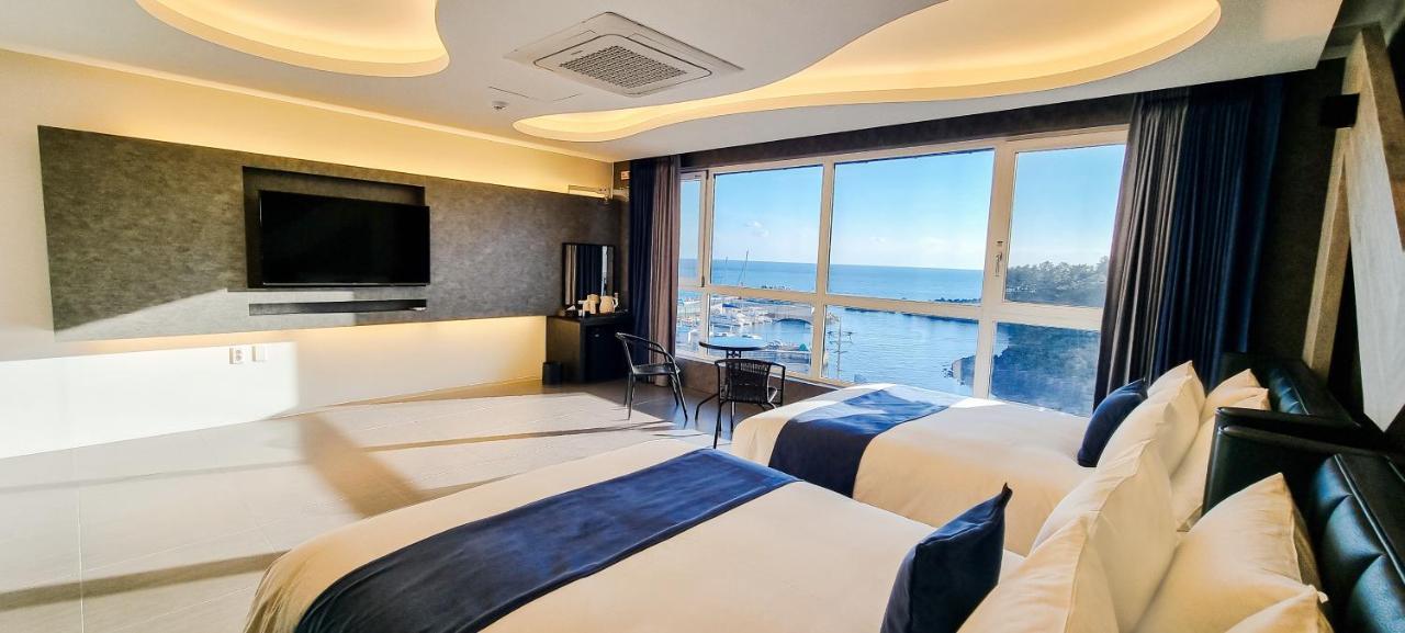 Elren Hotel Jeju Согвипхо Экстерьер фото