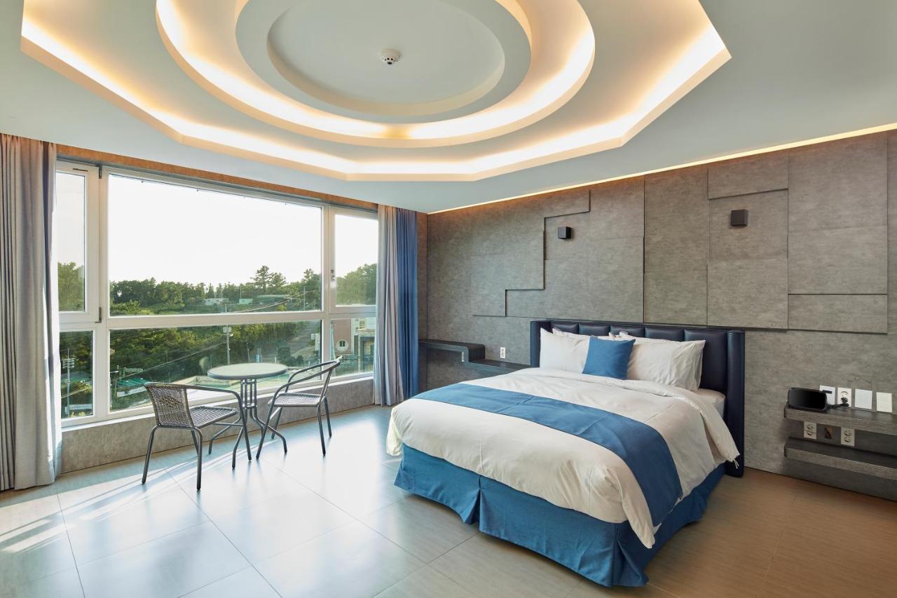 Elren Hotel Jeju Согвипхо Экстерьер фото